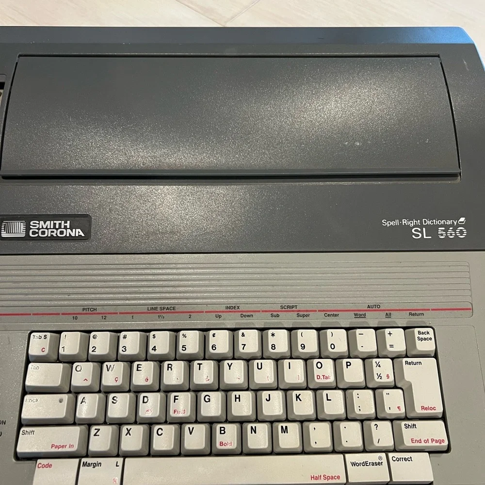 SL 560 Gray Electric Typewriter